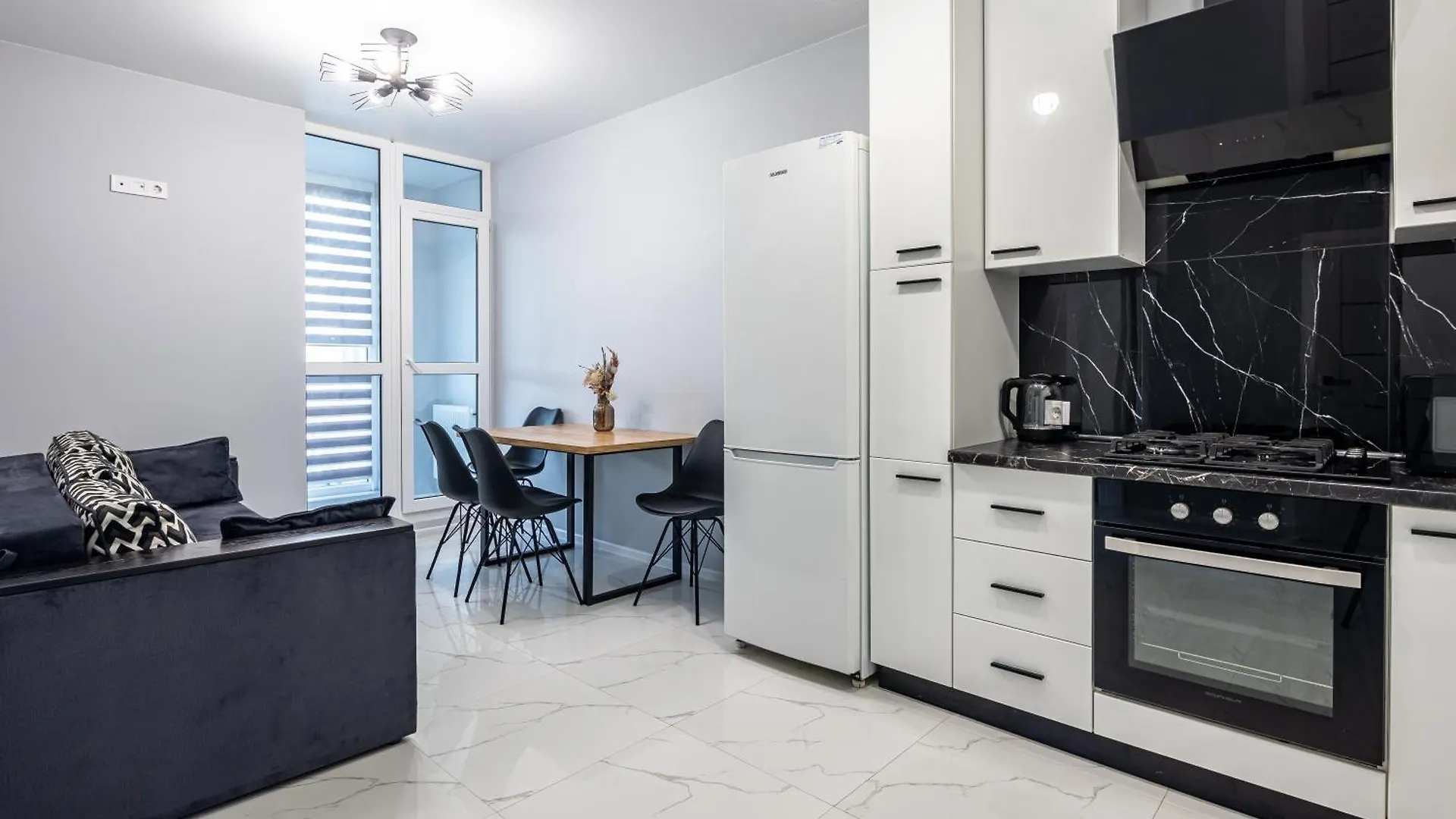 Avalon Time Apartment Lviv 0*,  Ukrayna